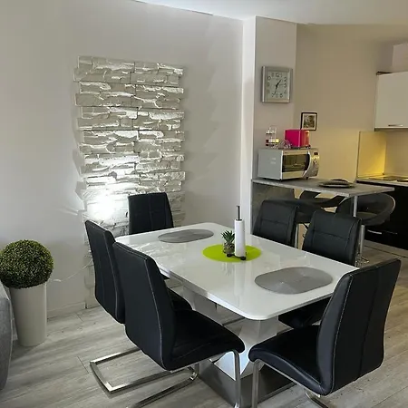 La Mer Luxury Apartment